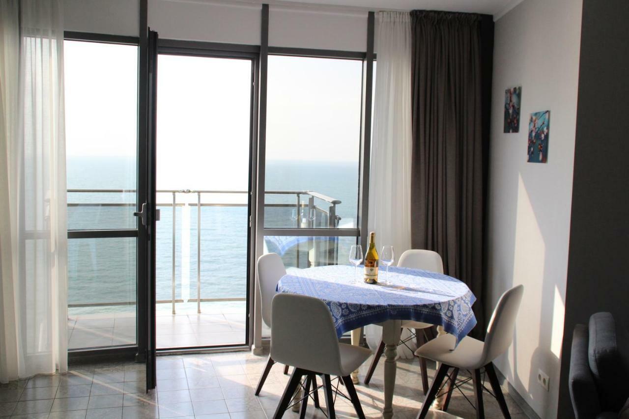 2Br Beachfront Batumi Apt Luxury & Sea Views Esterno foto